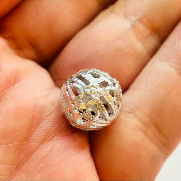 Vintage 1970 Handmade push pin ball ornaments set of 2 silver filagree p… - Picture 15 of 16